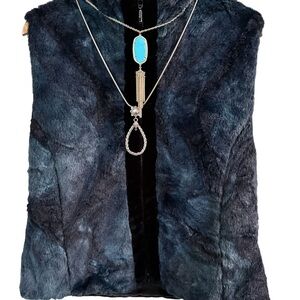 CB Wraps by Canvasbacks women Warm blue Faux Vest Size Small